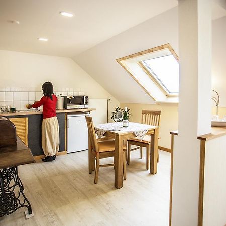 Boardinghouse Remchingen Baan Arun Apartment Exterior photo
