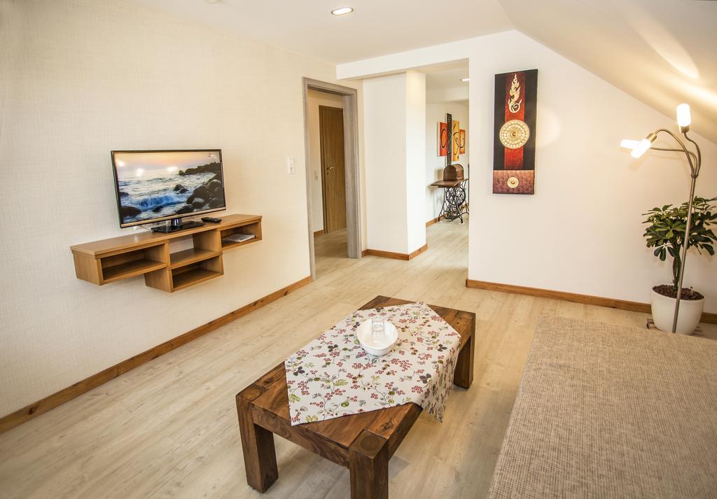 Boardinghouse Remchingen Baan Arun Apartment Exterior photo
