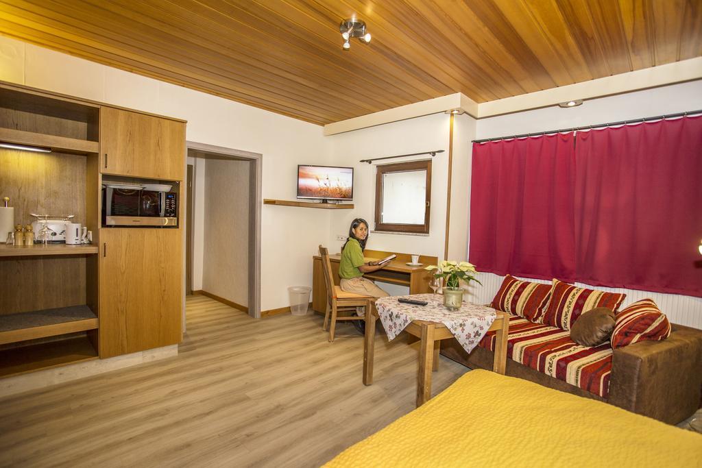 Boardinghouse Remchingen Baan Arun Apartment Exterior photo