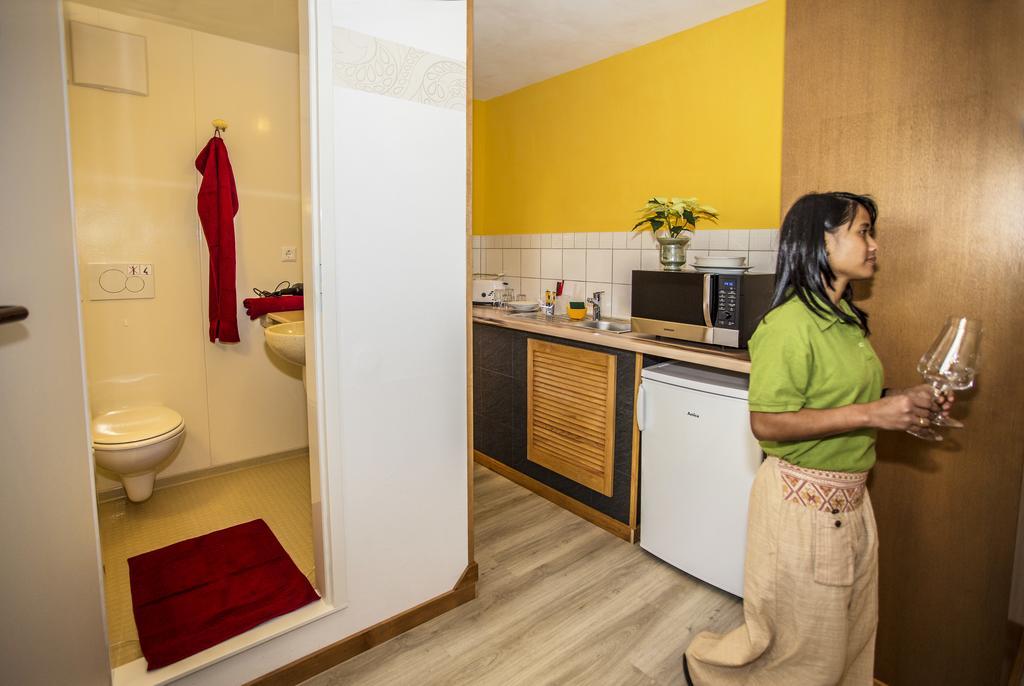 Boardinghouse Remchingen Baan Arun Apartment Exterior photo